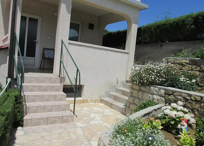 Apartmani Roza Lopar