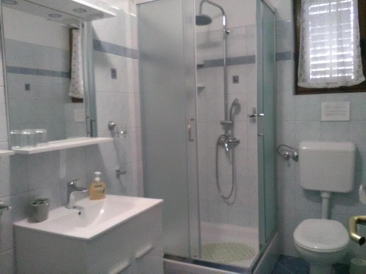 Roza Apartma Lopar