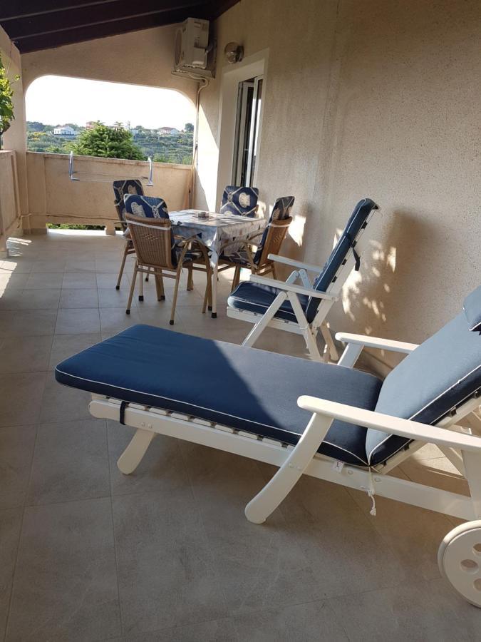 Apartma Roza *