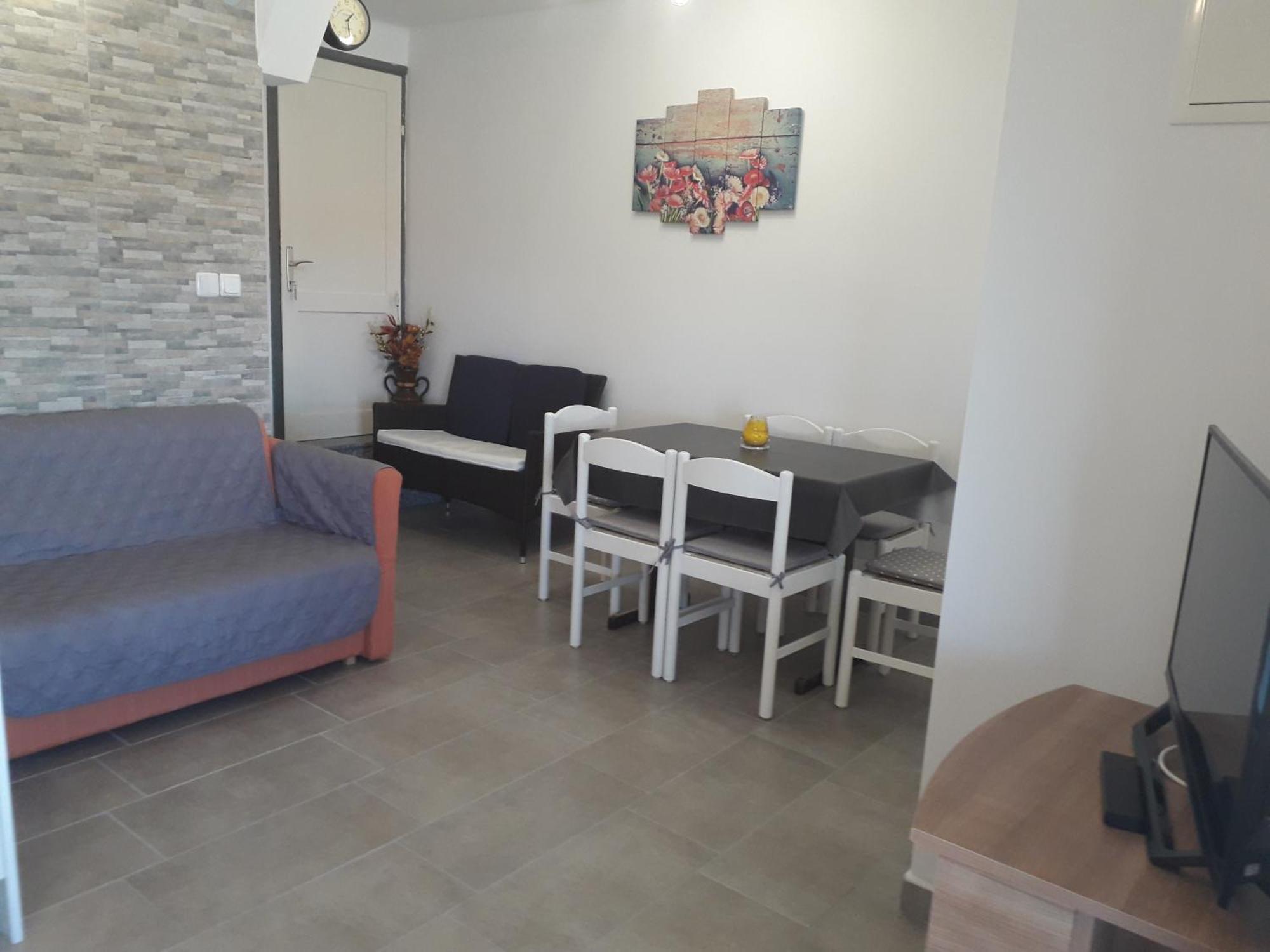 Apartma Roza *