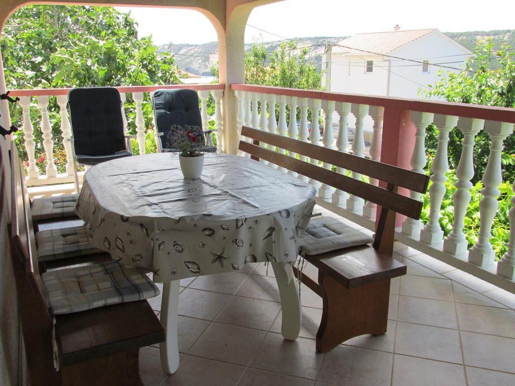 Apartma Roza *